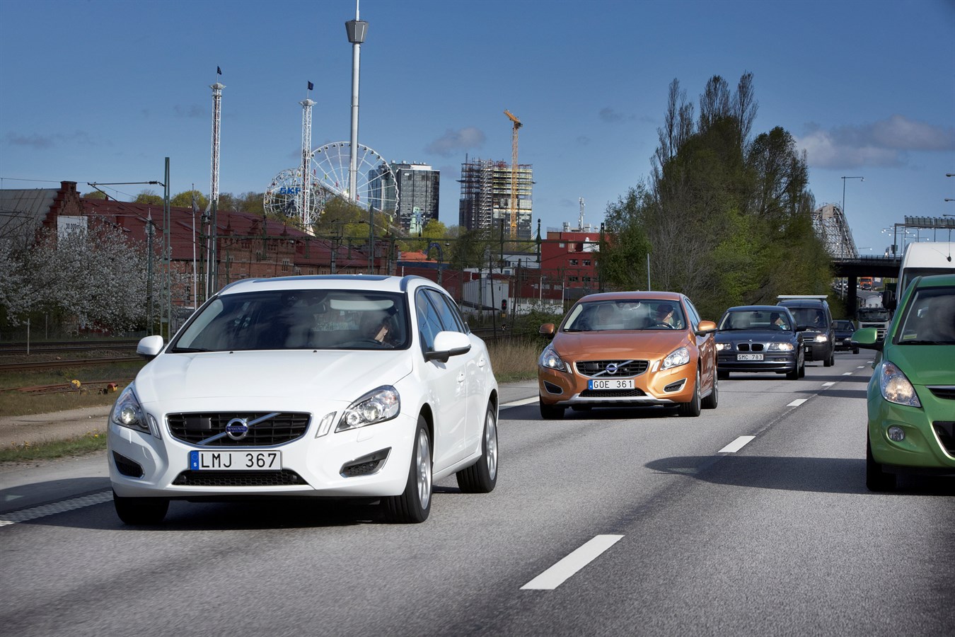 Volvo Car Group initiates a world unique Swedish pilot project with self-driving  cars on public roads - Volvo Cars Global Media Newsroom