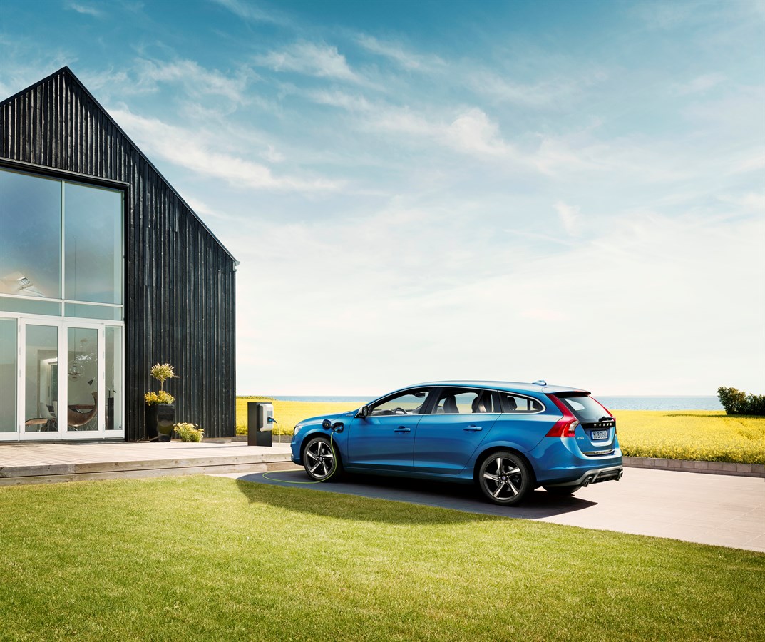 Volvo V60 Recharge Plug-In Hybrid Models, Generations & Redesigns