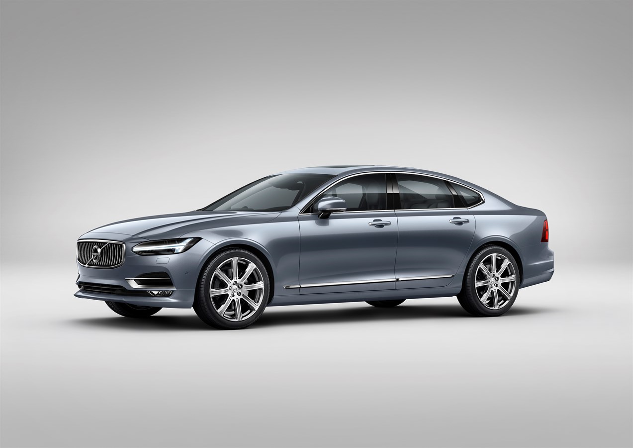 Front Quarter Volvo S90 Mussel Blue - Volvo Cars of Canada Media