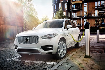 Volvo Car introduces Twin Engine technology in world’s first luxury plug-in SUV