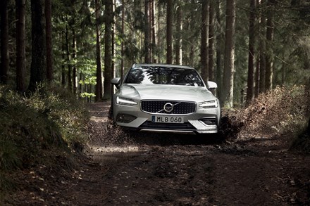 Avec la nouvelle Volvo V60 Cross Country, le break familial suédois sort des sentiers battus