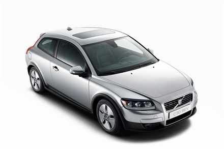 Volvo Cars takes on safety challenges involving electric cars
