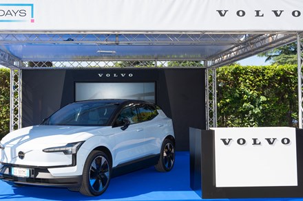 In occasione di Electric Days 2024 Volvo Car Italia ha ribadito il modello di sviluppo del brand basato sulla Sostenibilità nell’ambito di un percorso di sensibilizzazione sui temi della transizione energetica e della scelta elettrica